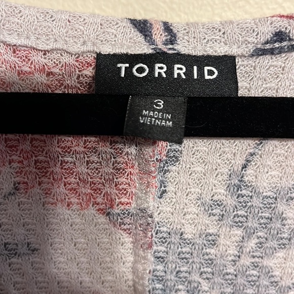 EUC Torrid 3 waffle knit top - Picture 6 of 10